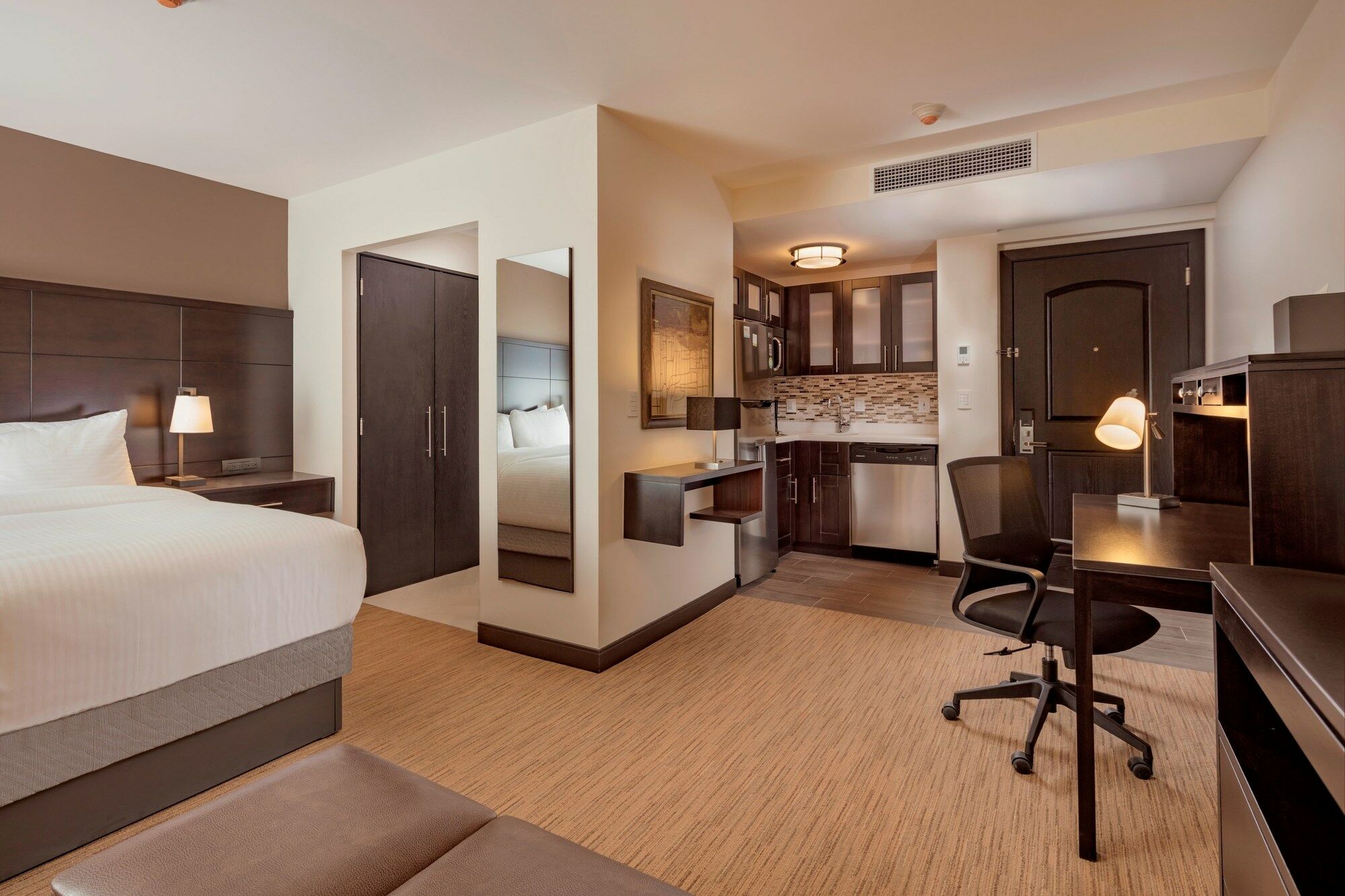 Staybridge Suites Silao By Ihg Εξωτερικό φωτογραφία